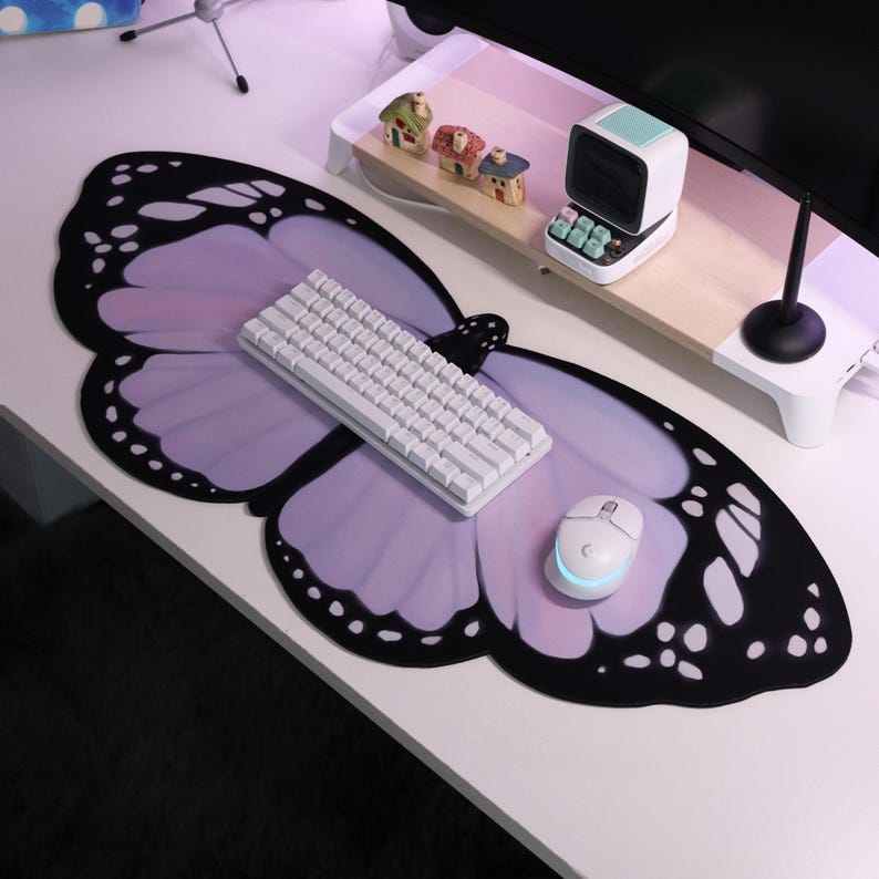 Purple Lilac Butterfly Deskmat - Tradescantia Purple บทวิจารณ์และราคา